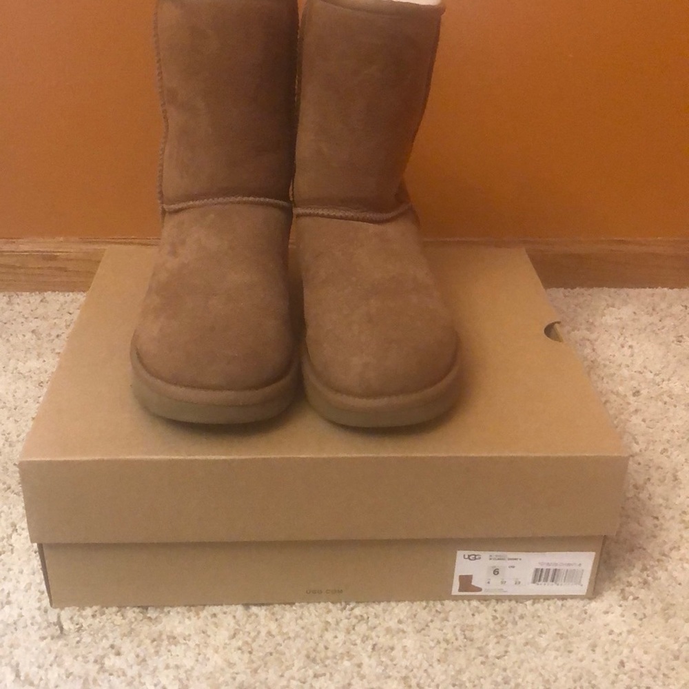Authentic UGG boots with original box size 6.